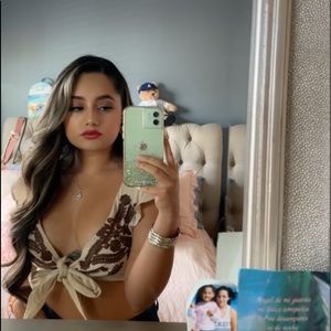 Meet your Posher, Vrisa